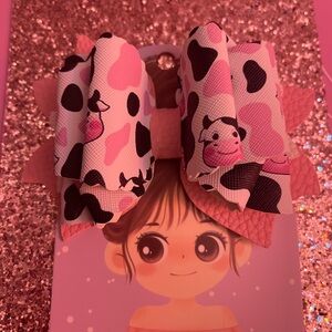 Pink and Black Cow Print Hair Bow for Kids lasos en vinil escho por mi